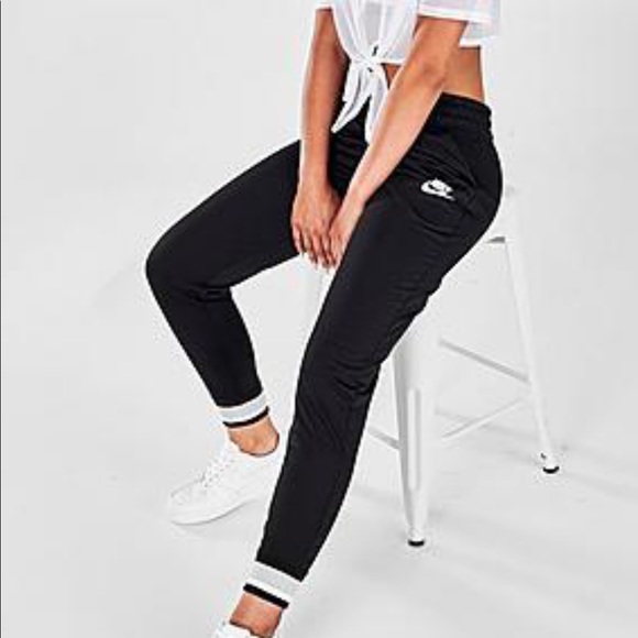 women's nike sportswear heritage polyknit jogger pants